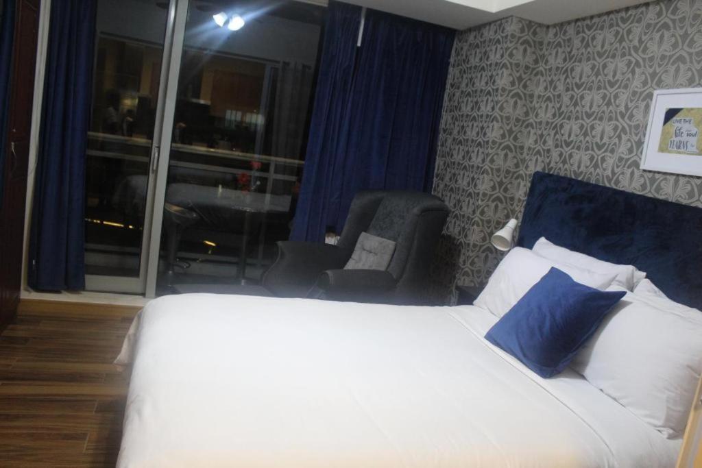 Azure Urban Resort A3 Near Airport Mall With Balcony Wavepool Manila Eksteriør bilde